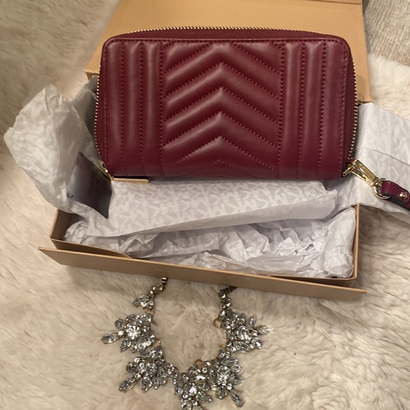 On the GO-GO - Picture 5 of 9